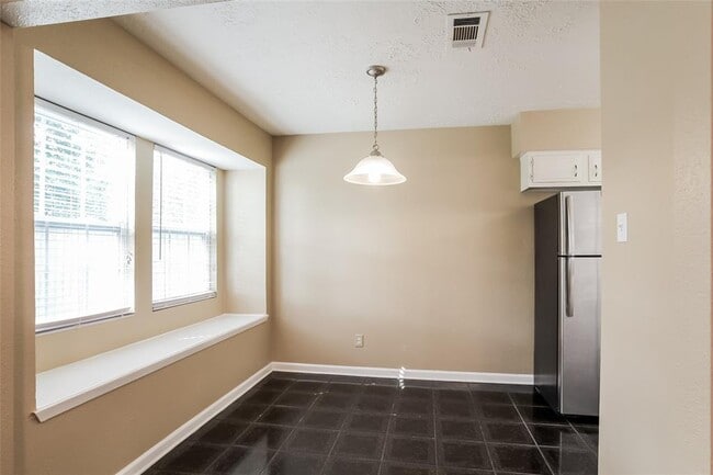 Building Photo - 4514 Rosegate Dr