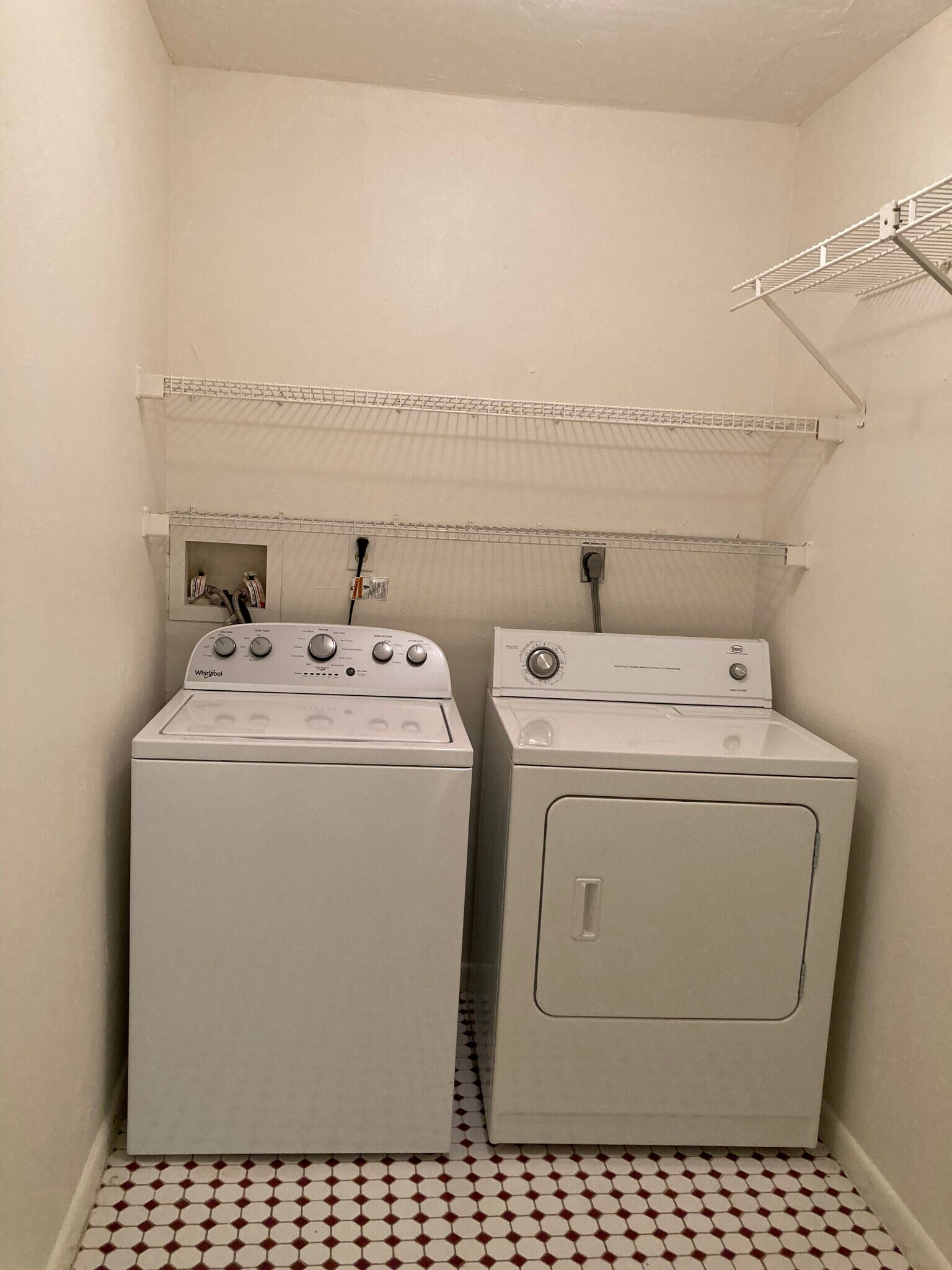 Building Photo - 1344 SE 1st Pl