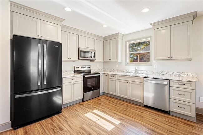 Building Photo - 300 Cottage Hl Ct