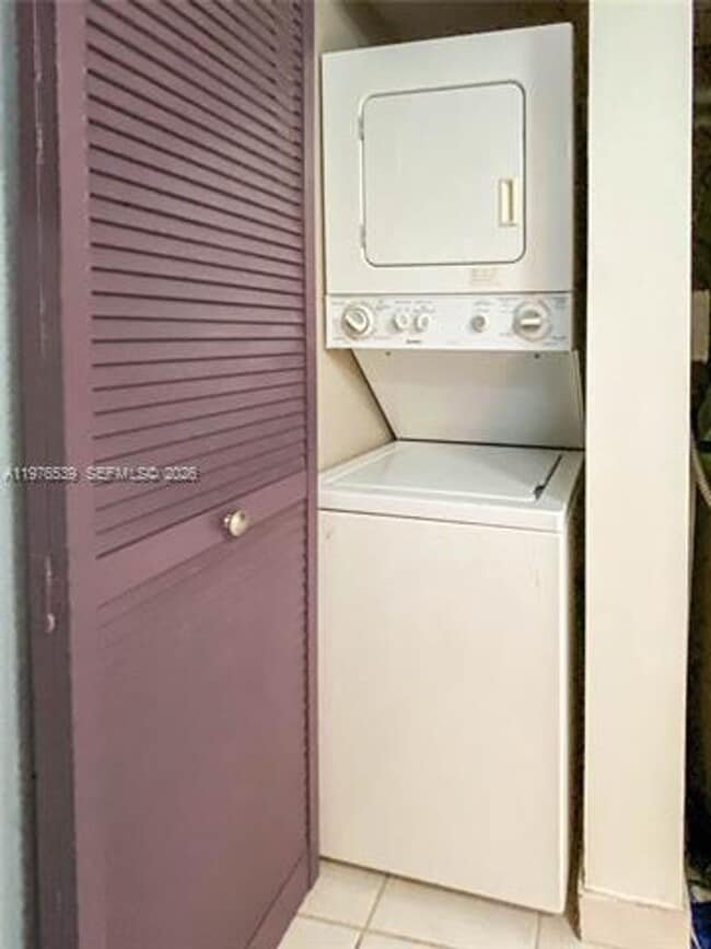 Building Photo - 9341 Collins Ave