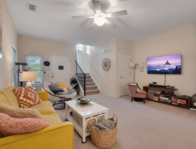Building Photo - 2289 Del Carmel Way