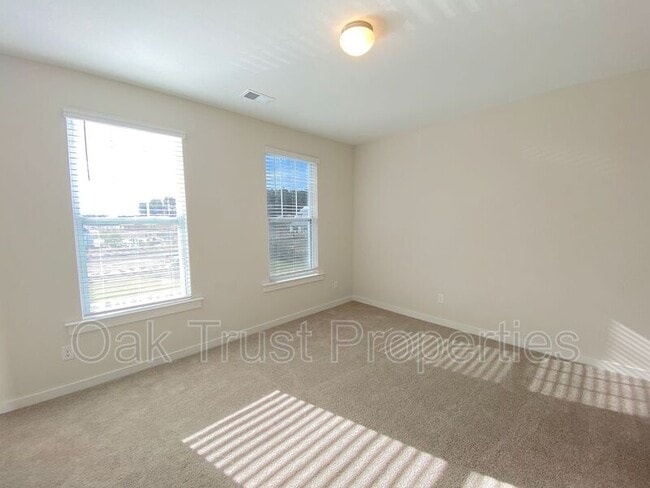 Building Photo - 125 Summer Tanager Dr