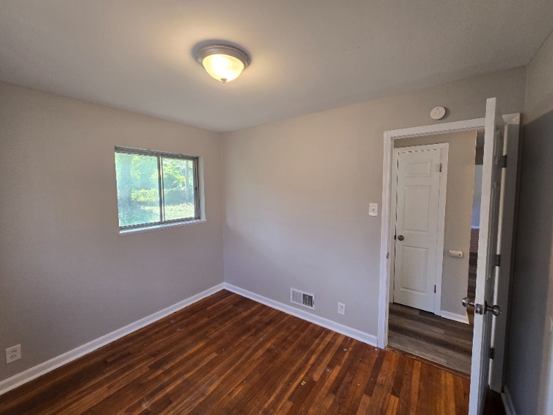 Building Photo - 514 Banavie Dr