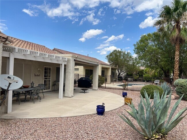 Building Photo - 2609 Arimo Dr