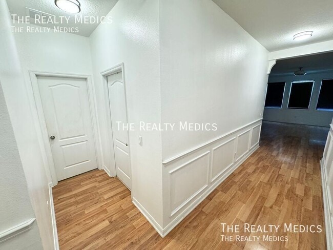 Building Photo - 308 Blue Cypress Dr