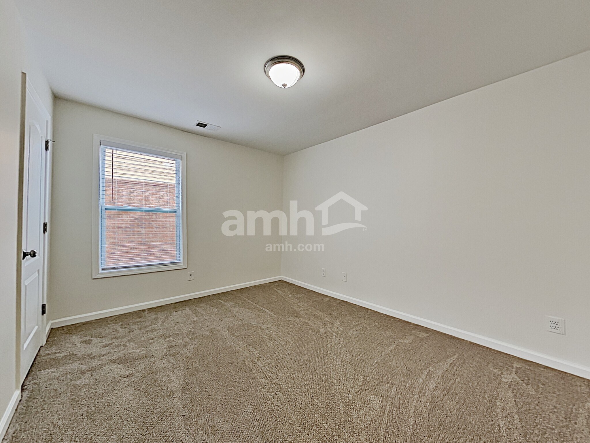 Building Photo - 2026 Peach Shoals Cir