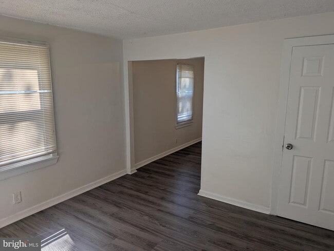 Building Photo - 206 Wesley St