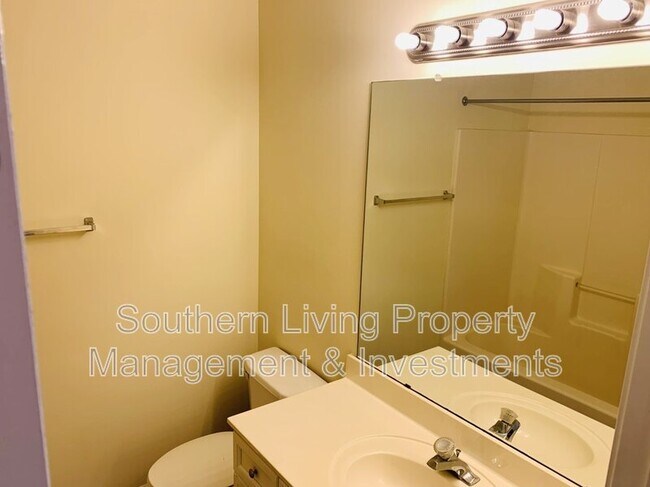 Building Photo - 9436 Elizabeth Townes Ln