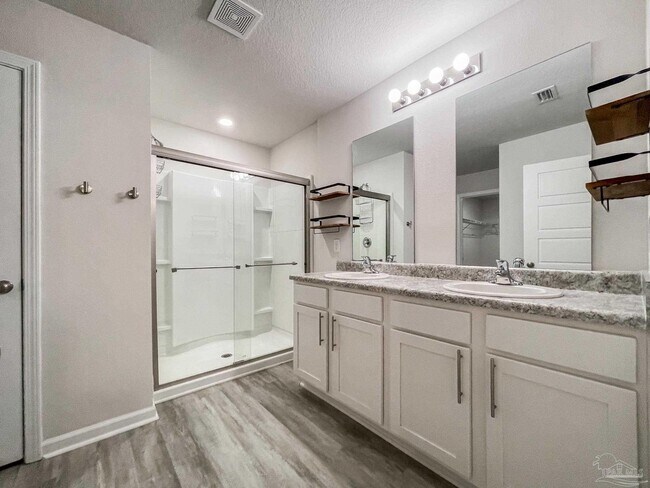 Building Photo - 9627 Angel Oak Dr