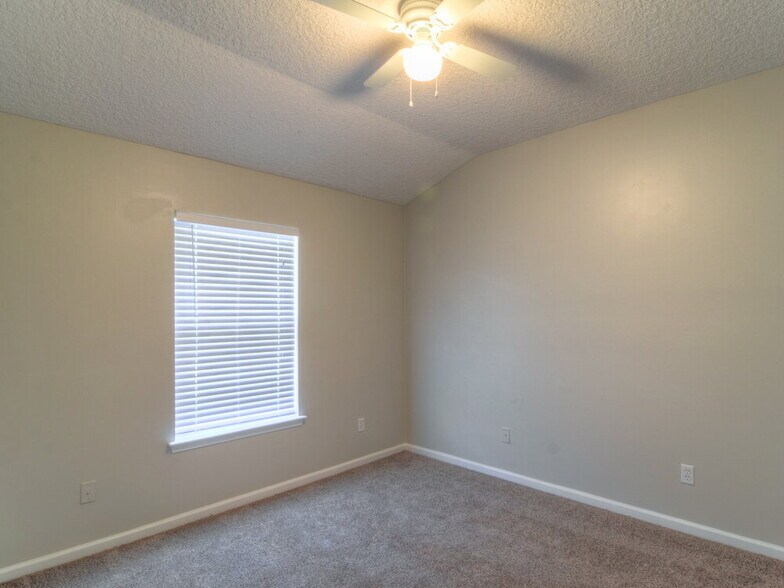 Building Photo - 233 Bell Branch Ln