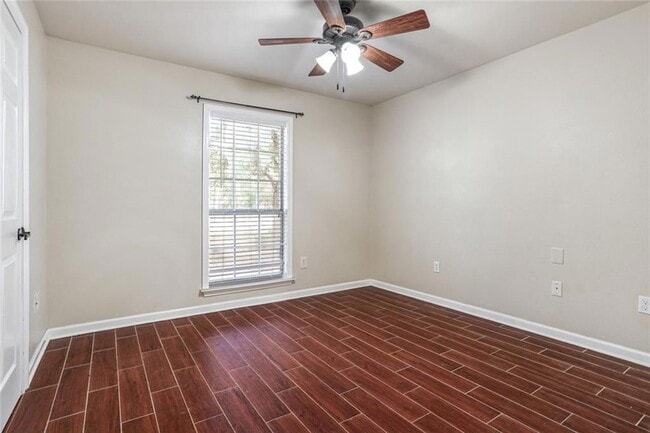 Building Photo - 4291 Poplar Dr