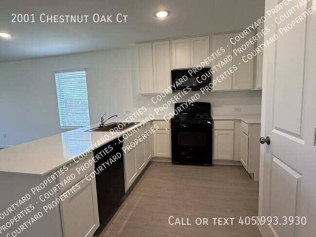 Building Photo - 2001 Chestnut Oak Ct