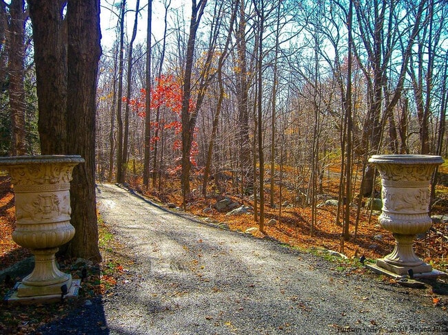 Building Photo - 47 Camp Ridge Rd
