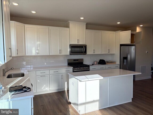 Building Photo - 25 Atkins Dr