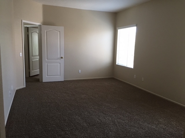 Building Photo - Spacious two-story home with functional layout and strong natural light in a well-maintained Ocea...