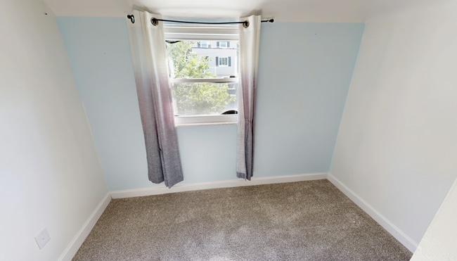 Building Photo - Quaint home with flexible layout, updated ...