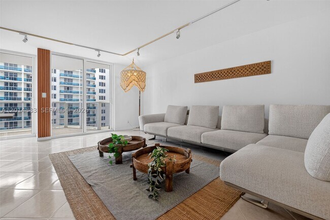 Building Photo - 2401 Collins Ave