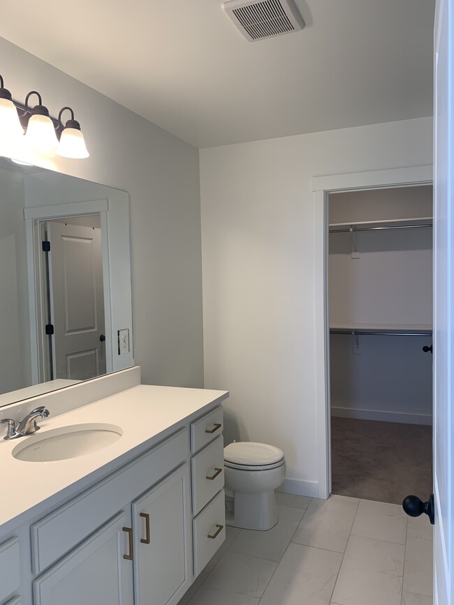 Master bathroom and walk in closet - 5403 W Big Sur Dr