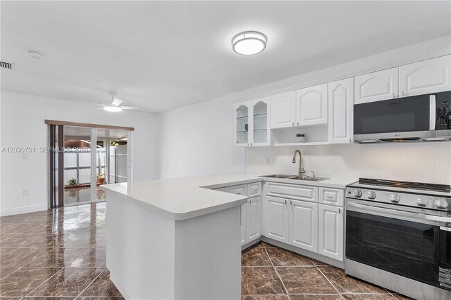 Building Photo - 11432 NW 87th Pl