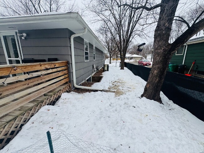 Building Photo - Spacious 5-Bed Home with Finished Basement & Gleaming Hardwood Floors in St. Louis Park!