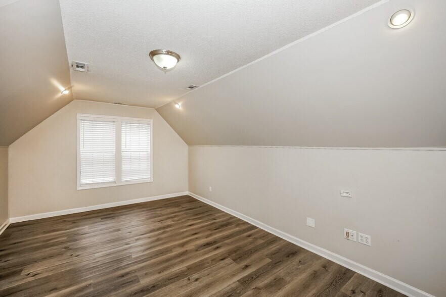 Building Photo - 1854 Colin Creek Ln