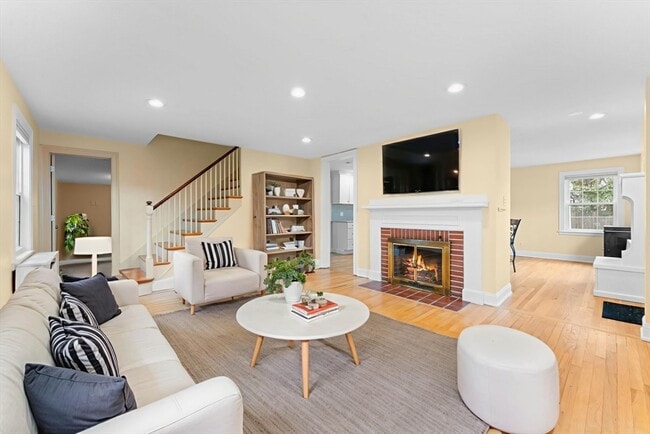 Building Photo - 20 Brae Rd