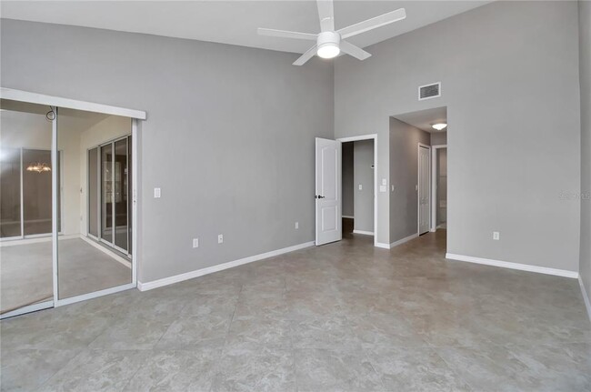 Master Bedroom - 207 Lewis Cir