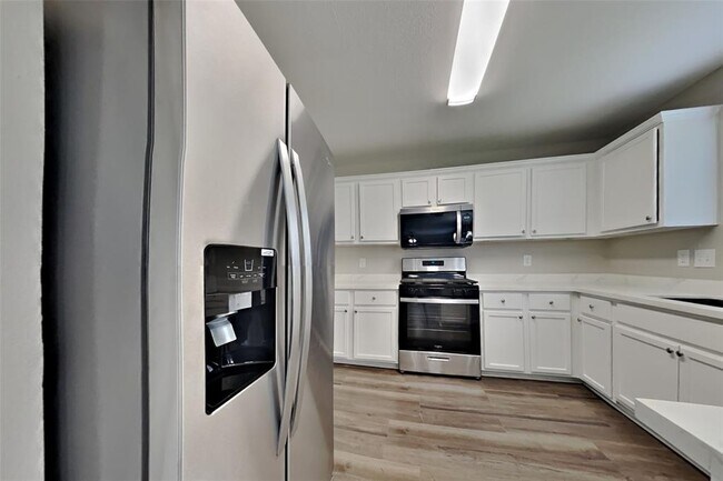 Building Photo - 728 Pateway Ct