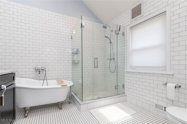 Building Photo - 1522 W 32nd St