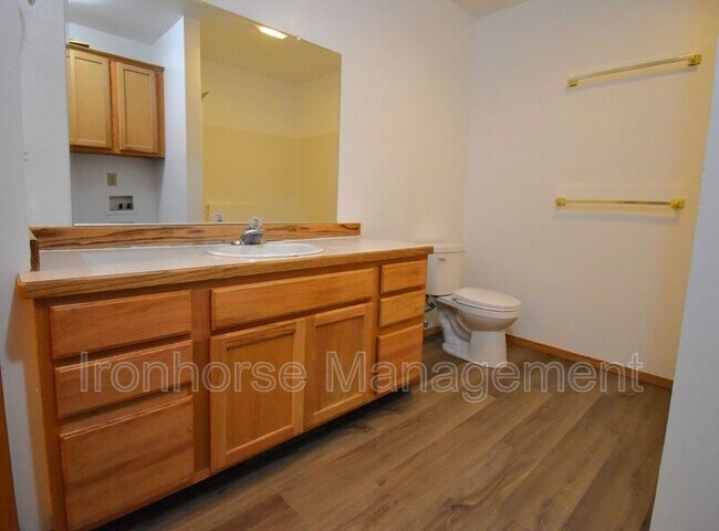 Building Photo - 9 Michael Grove Ave