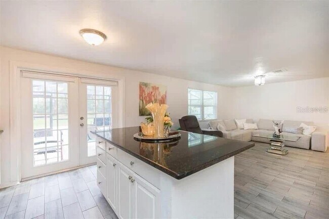 Building Photo - 2804 Cedaridge Dr