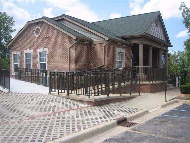 Building Photo - 2787 Barclay Way