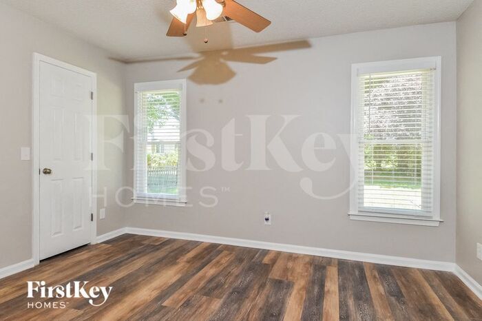 Building Photo - 2202 Acorn Ridge Rd