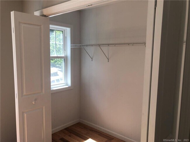 Building Photo - 132 Sheldon Terrace