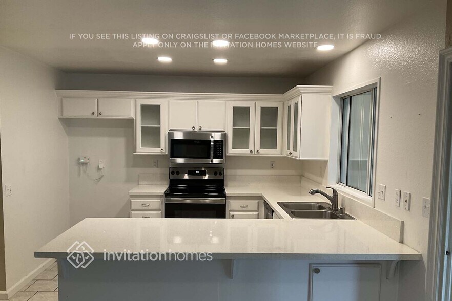 Building Photo - 31089 Tecumseh Ct