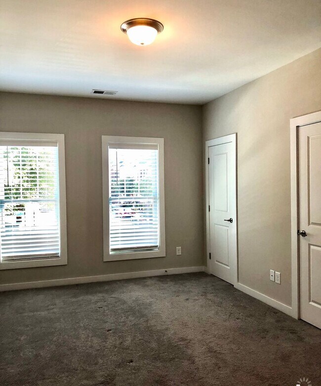 Building Photo - Spacious 2BR Townhome in Mooresville with ...