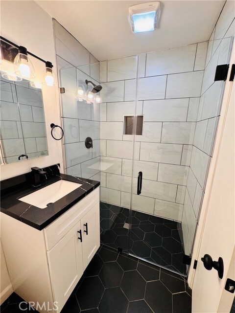 Building Photo - 26814 Mansfield St