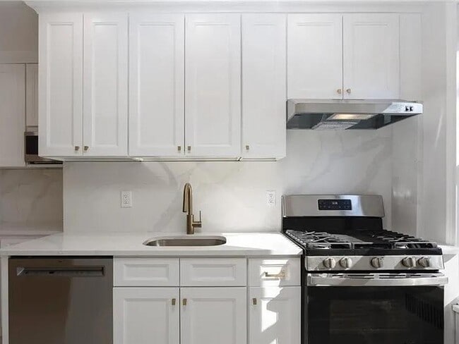 Building Photo - 415 Ocean Pkwy