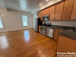 Building Photo - 157 M St