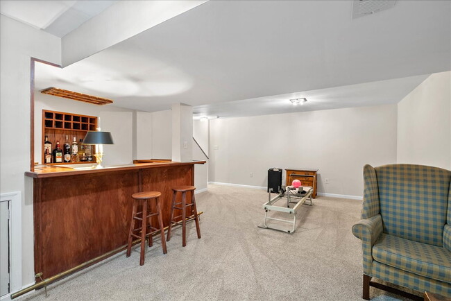 Building Photo - "Luxurious 3-Bed Retreat with Finished Bas...