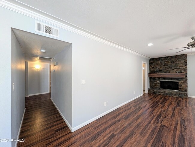 Building Photo - 10044 N 39th Ln