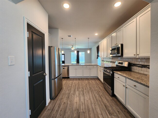 Building Photo - 411 Alaska Cedar Dr