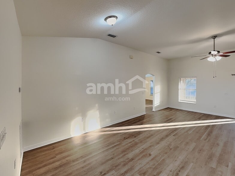 Building Photo - 4611 Treasure Cay Rd