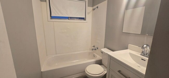 Building Photo - North End! 3 bed, 1 bath