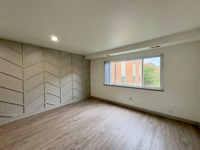 Building Photo - 3500 Beech Ave