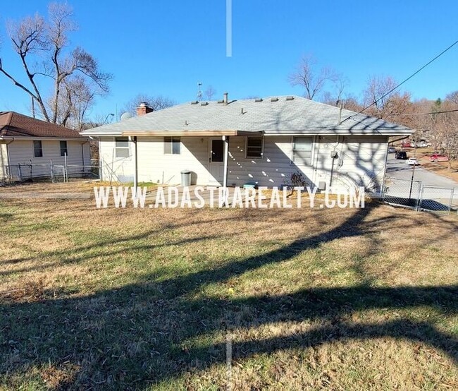 Building Photo - Very Nice Home in South KCMO-Coming SOON!!