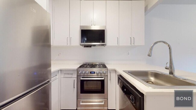 Building Photo - 151 Mott St