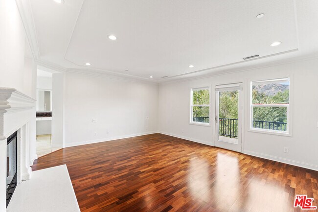 Building Photo - 1952 Hazel Nut Ct