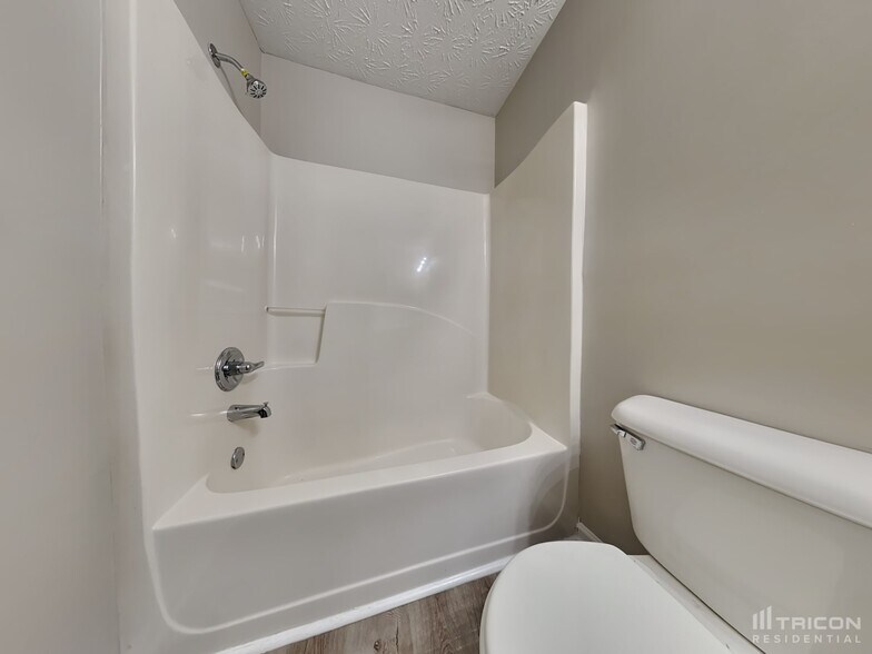 Building Photo - 1755 Miller Springs Dr