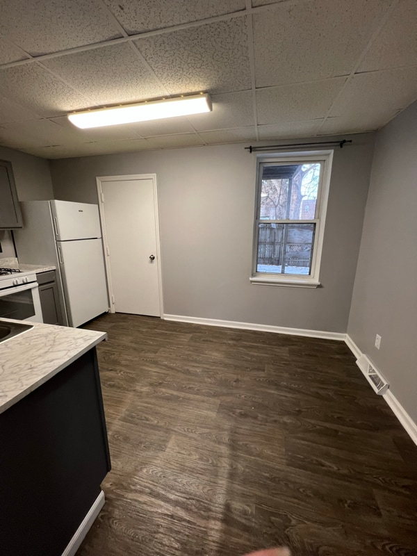 Building Photo - 8 Van Buren St